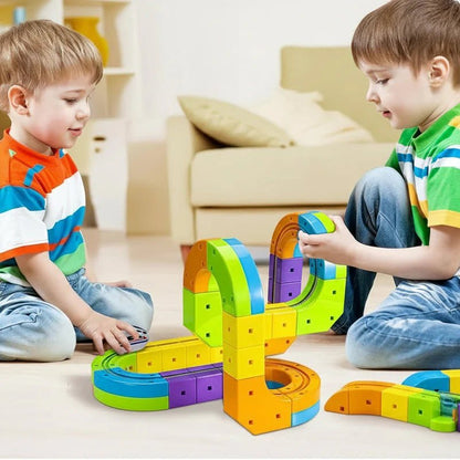 Twistrail Magnetic Train Track Set Product Image 05
