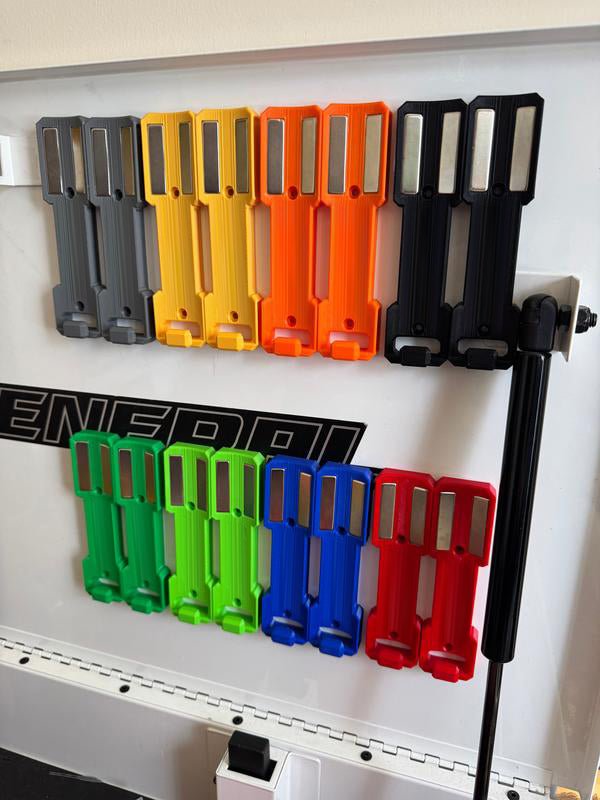 Vaultgrip Magnetic Spray Can Holders Product Image 03