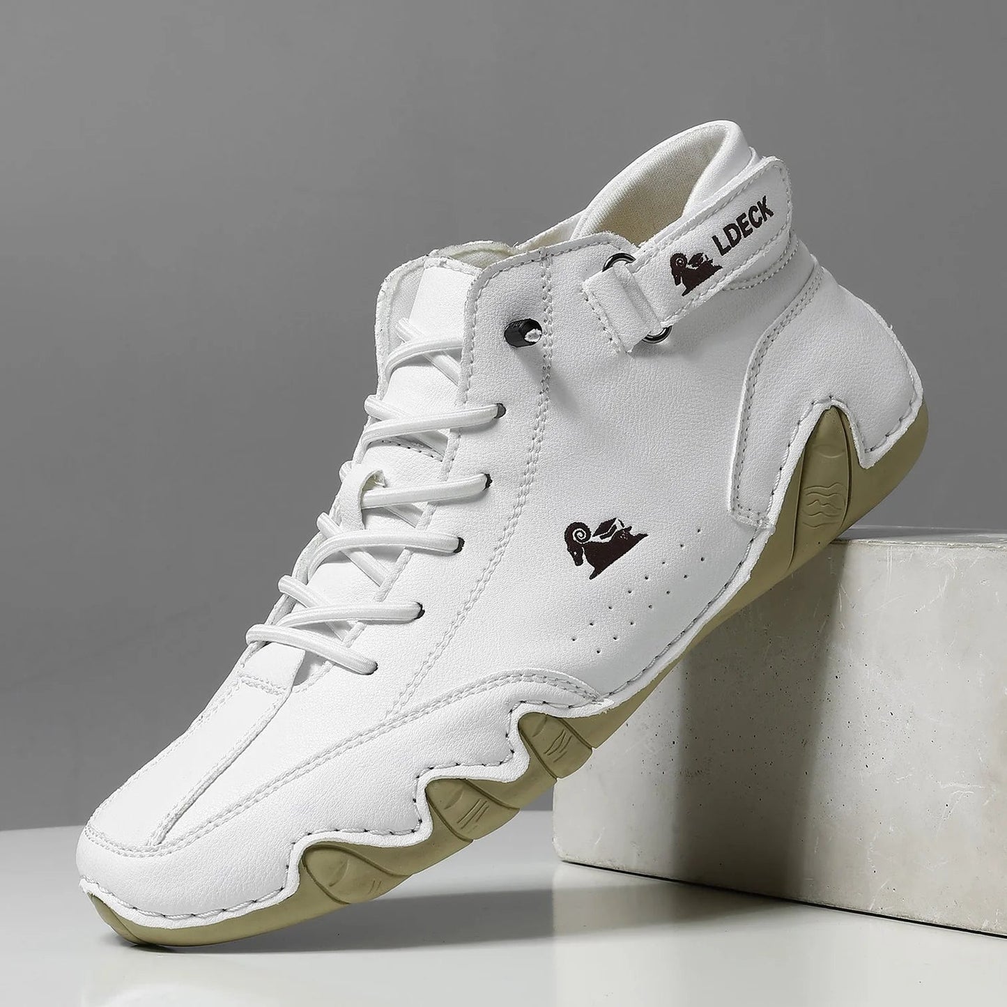 Verona Arch Support Walking Shoes Product Image 03
